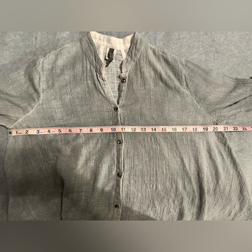 XCVI Button Front Tunic Shirt Cotton Roll Tab Sleeve Gray size M - Picture 4 of 7